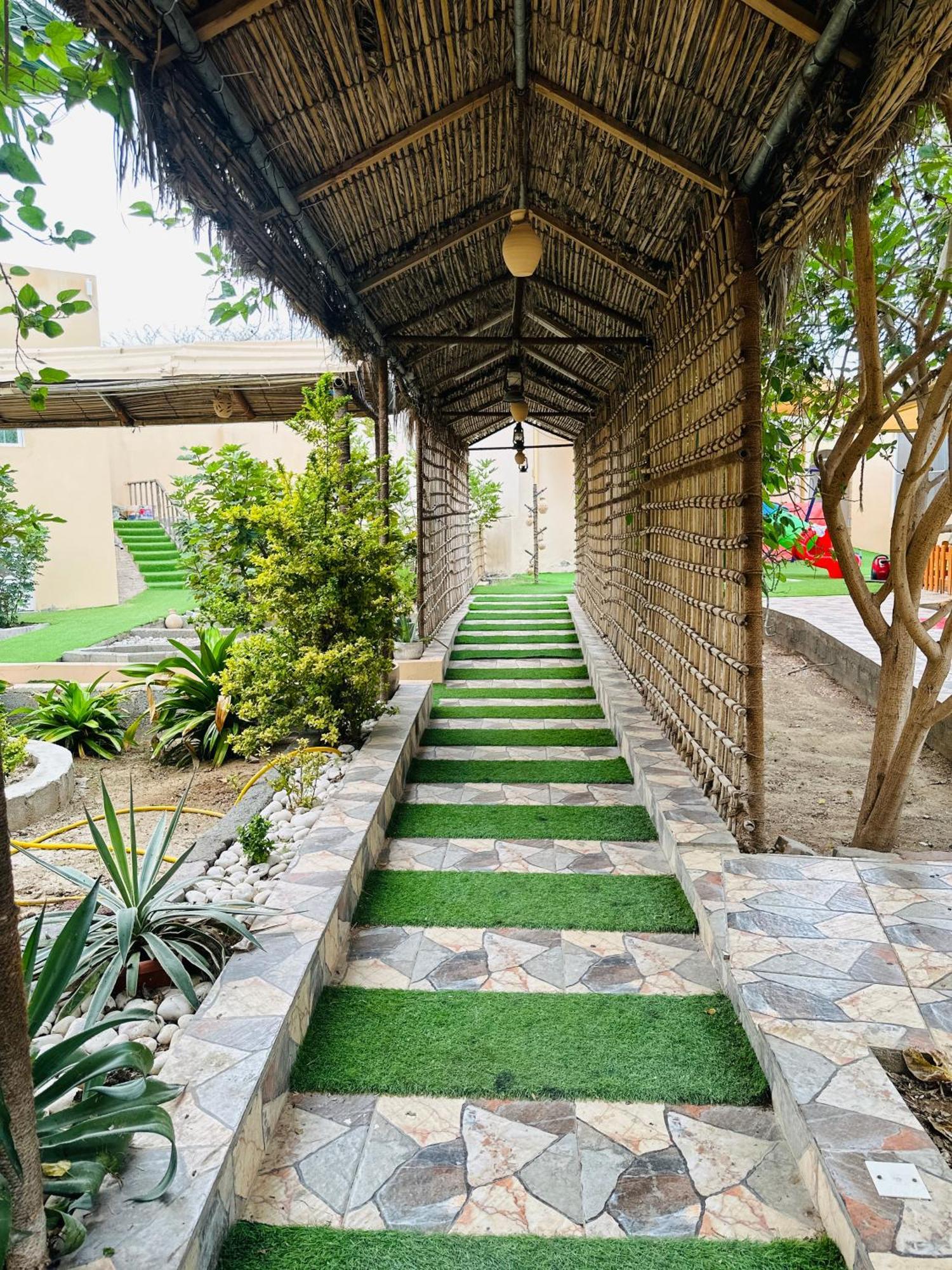 Fig Shades مزرعة ظلال التين Hotell Tiwi Exteriör bild